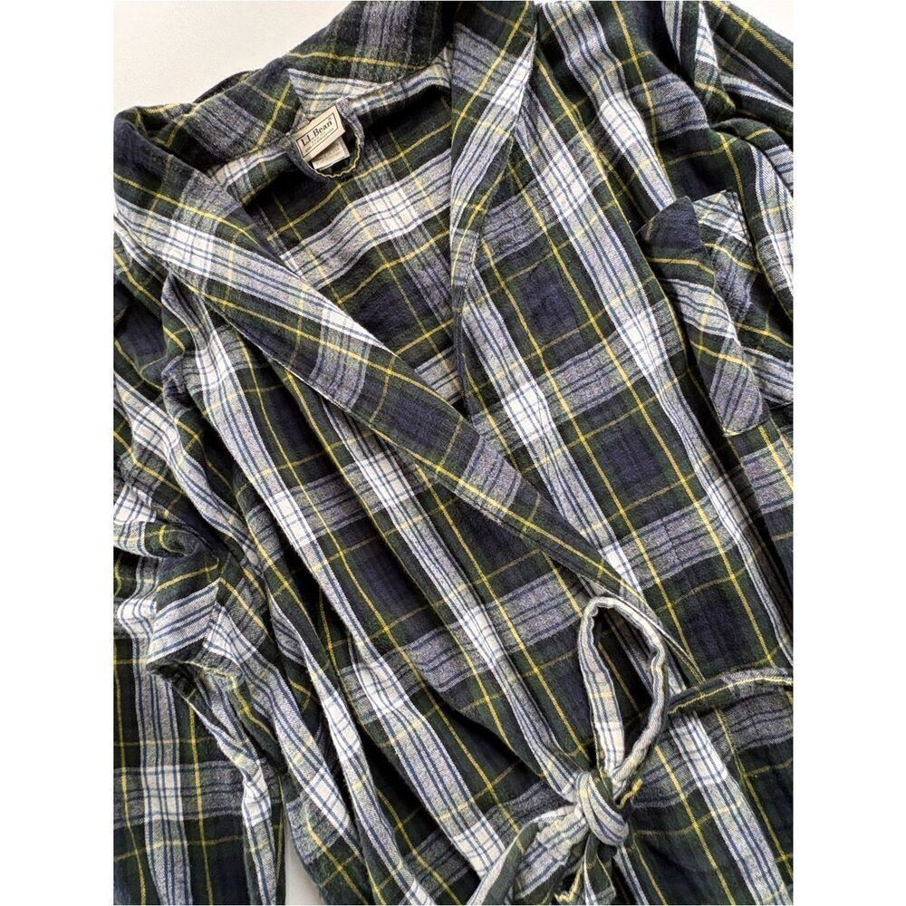L.L. Bean Flannel Robe Large - Picture 2 of 13